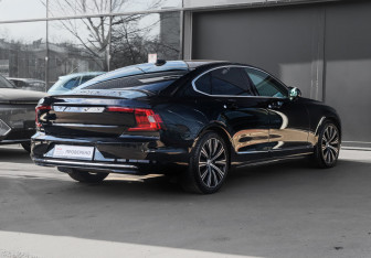 Подержанный автомобиль Volvo S90 2021 года (4 фото)