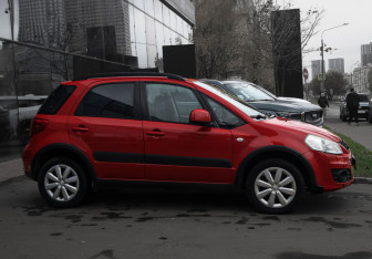 Подержанный автомобиль Suzuki SX4 Hatchback 2012 года (4 фото)