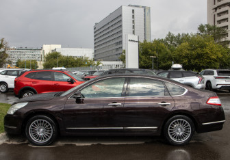 Подержанный автомобиль Nissan Teana 2013 года (6 фото)