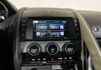 Подержанный автомобиль Jaguar F-Type Coupe 2015 года (12 фото)