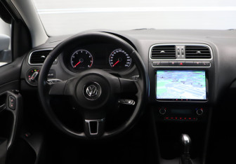 Подержанный автомобиль Volkswagen Polo Sedan 2013 года (7 фото)