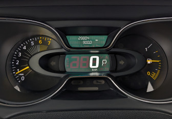 Подержанный автомобиль Renault Kaptur 2016 года (16 фото)