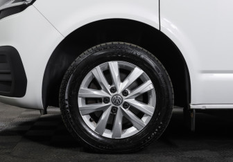 Подержанный автомобиль Volkswagen Caravelle 2021 года (25 фото)