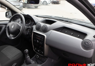 Подержанный автомобиль Renault Duster 2014 года (7 фото)