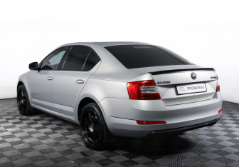 Подержанный автомобиль Skoda Octavia Liftback 2015 года (7 фото)
