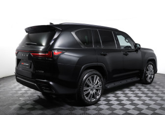 Подержанный автомобиль Lexus LX 2022 года (5 фото)
