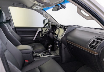 Подержанный автомобиль Toyota Land Cruiser Prado 2021 года (11 фото)