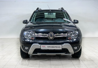 Подержанный автомобиль Renault Duster 2017 года (2 фото)