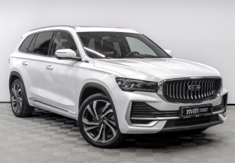 Подержанный автомобиль Geely Monjaro 2023 года (3 фото)