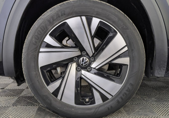 Подержанный автомобиль Volkswagen Teramont 2022 года (12 фото)