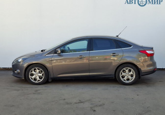 Подержанный автомобиль Ford Focus Sedan 2012 года (8 фото)