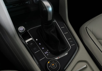 Подержанный автомобиль Volkswagen Tiguan 2020 года (18 фото)