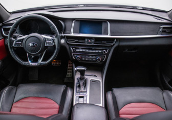 Подержанный автомобиль Kia Optima Sedan 2019 года (13 фото)