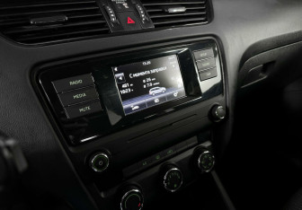 Подержанный автомобиль Skoda Octavia Wagon 2015 года (8 фото)