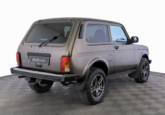 Подержанный автомобиль LADA (ВАЗ) 2121 (4x4) 2017 года (5 фото)