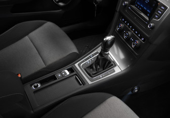Подержанный автомобиль Volkswagen Golf Hatchback 2013 года (28 фото)