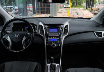 Подержанный автомобиль Hyundai i30 Hatchback 2012 года (9 фото)