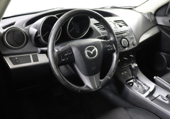 Подержанный автомобиль Mazda 3 Hatchback 2012 года (7 фото)