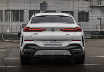 Подержанный автомобиль BMW X6 2020 года (6 фото)