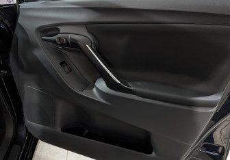 Подержанный автомобиль Toyota Verso 2014 года (25 фото)