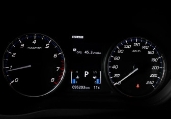 Подержанный автомобиль Mitsubishi Outlander 2019 года (11 фото)