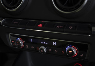 Подержанный автомобиль Audi A3 Hatchback 2014 года (17 фото)