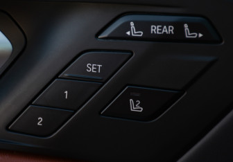 Подержанный автомобиль BMW X7 2021 года (18 фото)