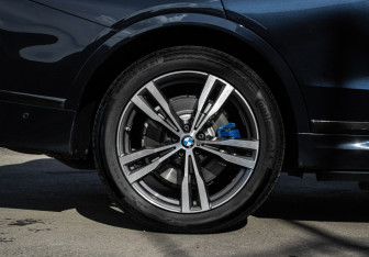 Подержанный автомобиль BMW X7 2020 года (13 фото)