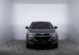 Подержанный автомобиль Hyundai ix35 2011 года (2 фото)