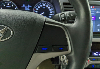 Подержанный автомобиль Hyundai Elantra Sedan 2017 года (27 фото)