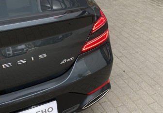 Подержанный автомобиль Genesis G70 2020 года (8 фото)