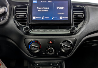 Подержанный автомобиль Hyundai Solaris Sedan 2021 года (15 фото)