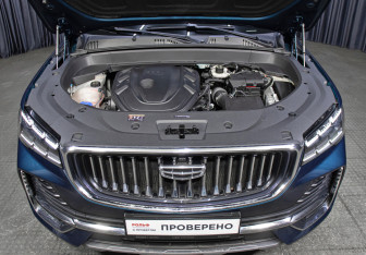 Подержанный автомобиль Geely Monjaro 2023 года (9 фото)