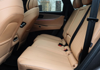 Подержанный автомобиль Jaecoo J8 2024 года (8 фото)