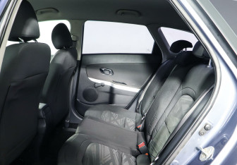 Подержанный автомобиль Kia Ceed Wagon 2014 года (20 фото)