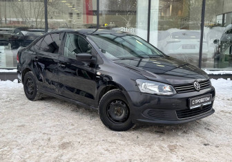 Подержанный автомобиль Volkswagen Polo Sedan 2013 года (3 фото)