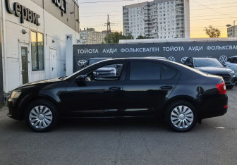 Подержанный автомобиль Skoda Octavia Liftback 2014 года (8 фото)