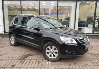 Подержанный автомобиль Volkswagen Tiguan 2010 года (3 фото)