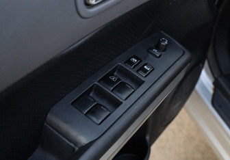 Подержанный автомобиль Nissan X-Trail 2007 года (16 фото)