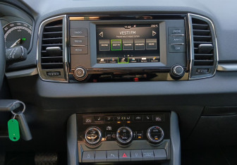 Подержанный автомобиль Skoda Karoq 2020 года (14 фото)