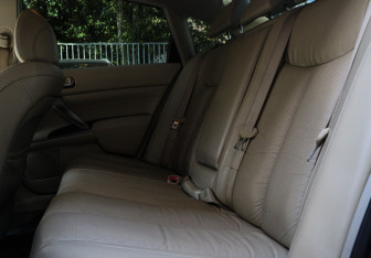 Подержанный автомобиль Nissan Teana 2011 года (10 фото)