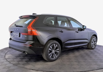 Подержанный автомобиль Volvo XC60 2021 года (5 фото)