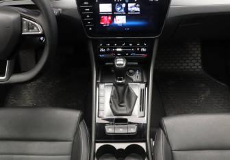 Подержанный автомобиль Skoda Superb Liftback 2024 года (16 фото)