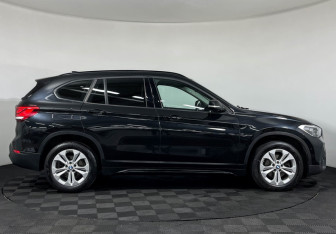 Подержанный автомобиль BMW X1 2020 года (6 фото)