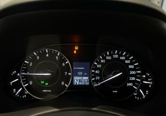 Подержанный автомобиль Nissan Patrol 2013 года (20 фото)