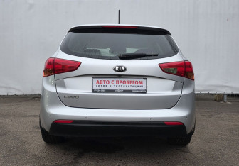 Подержанный автомобиль Kia Ceed Wagon 2012 года (6 фото)