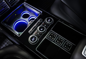 Подержанный автомобиль Land Rover Range Rover 2014 года (19 фото)