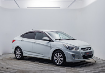 Подержанный автомобиль Hyundai Solaris Sedan 2012 года (3 фото)