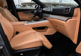 Подержанный автомобиль Jaecoo J8 2024 года (18 фото)