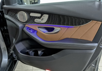 Подержанный автомобиль Mercedes-Benz GLC Coupe 2021 года (25 фото)
